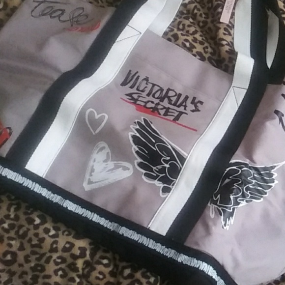 Large Victoria's Secret Tote Brand New - Picture 2 of 6